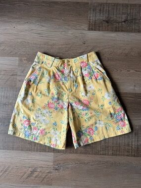 Vintage 90’s Liz Sport Butter Yellow Floral High-Waist 100% Cotton Shorts